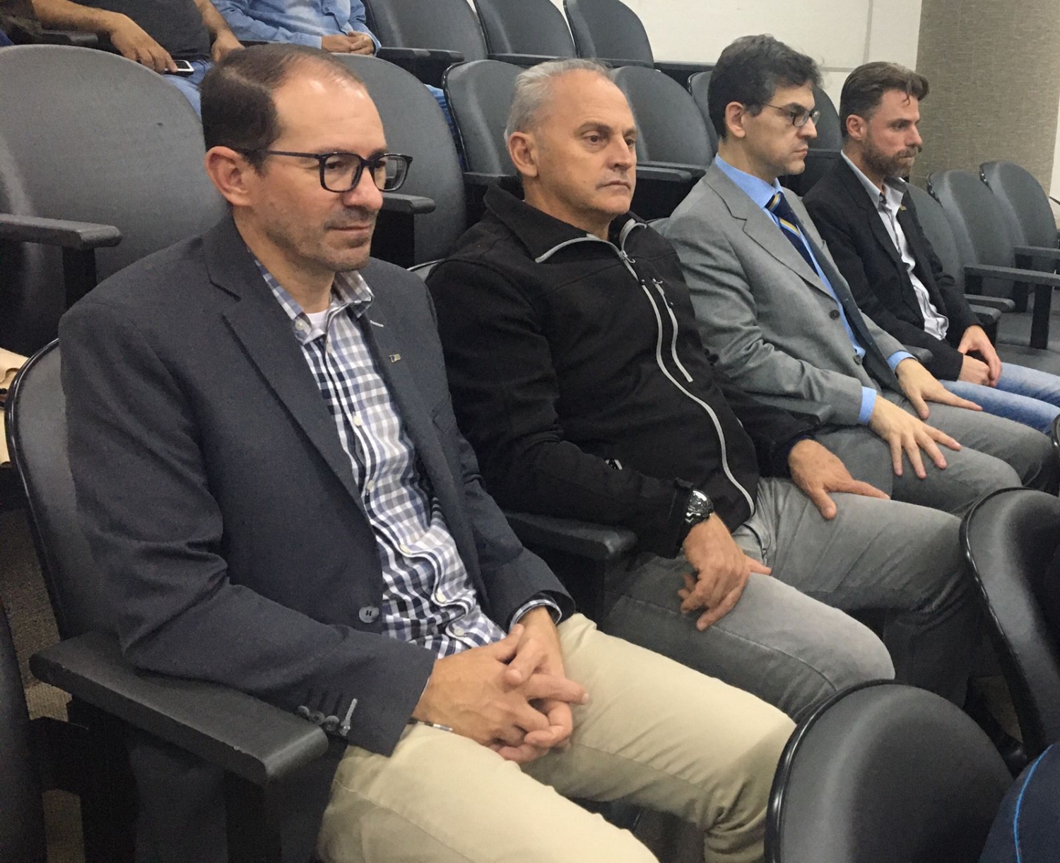 Diretoria acompanha homenagem aos 60 anos da Tintas Killing na Câmara de Vereadores