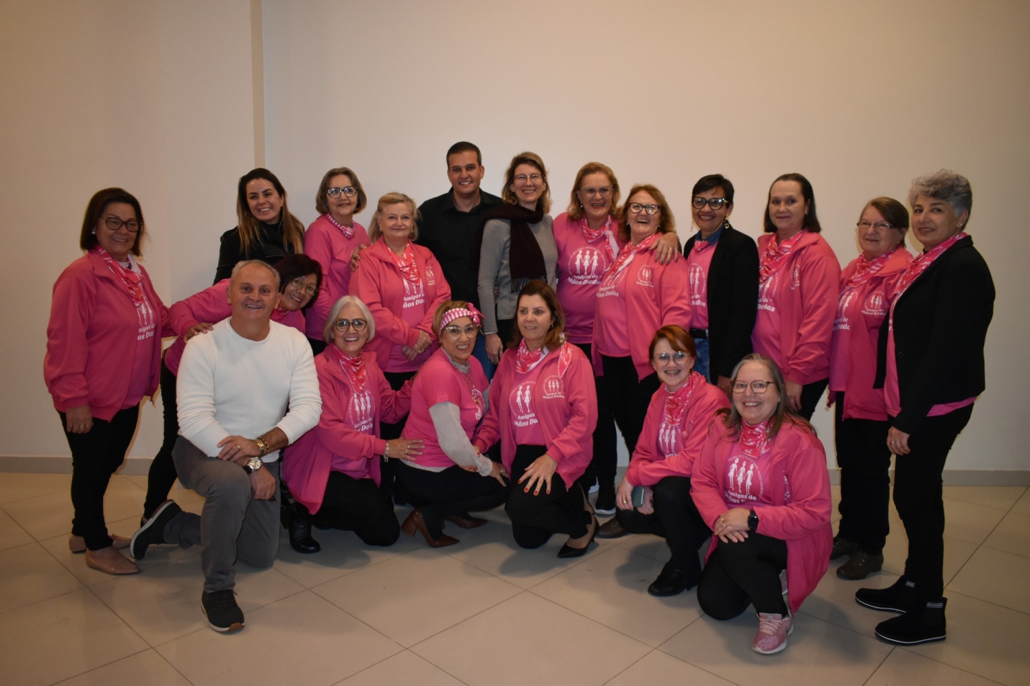 Grupo completa 16 anos de apoio às mulheres que lutam contra câncer