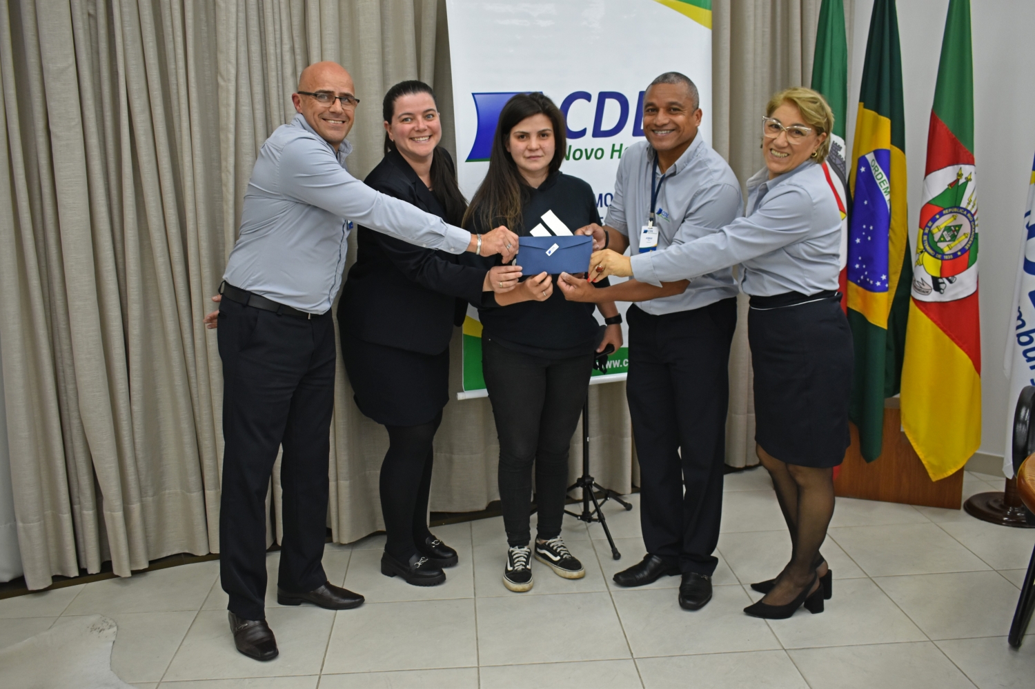 CDL-NH premeia nova associada
