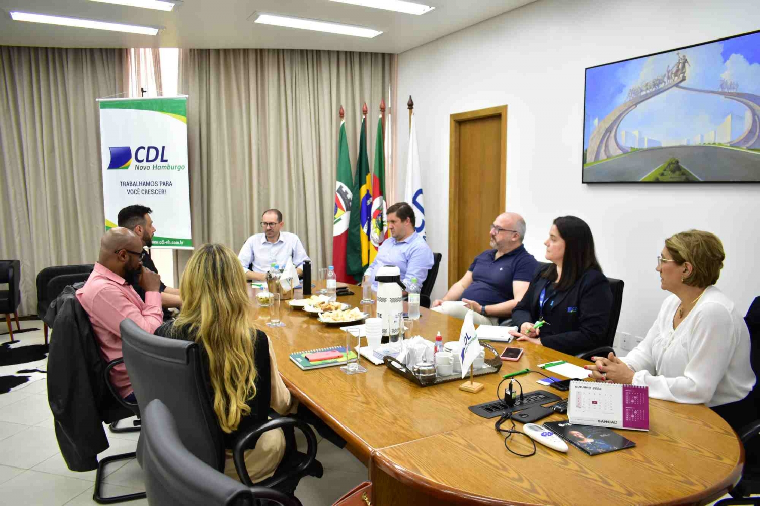 Equipes da CDL-NH e Mentes Brilhantes se reuniram em busca de parcerias