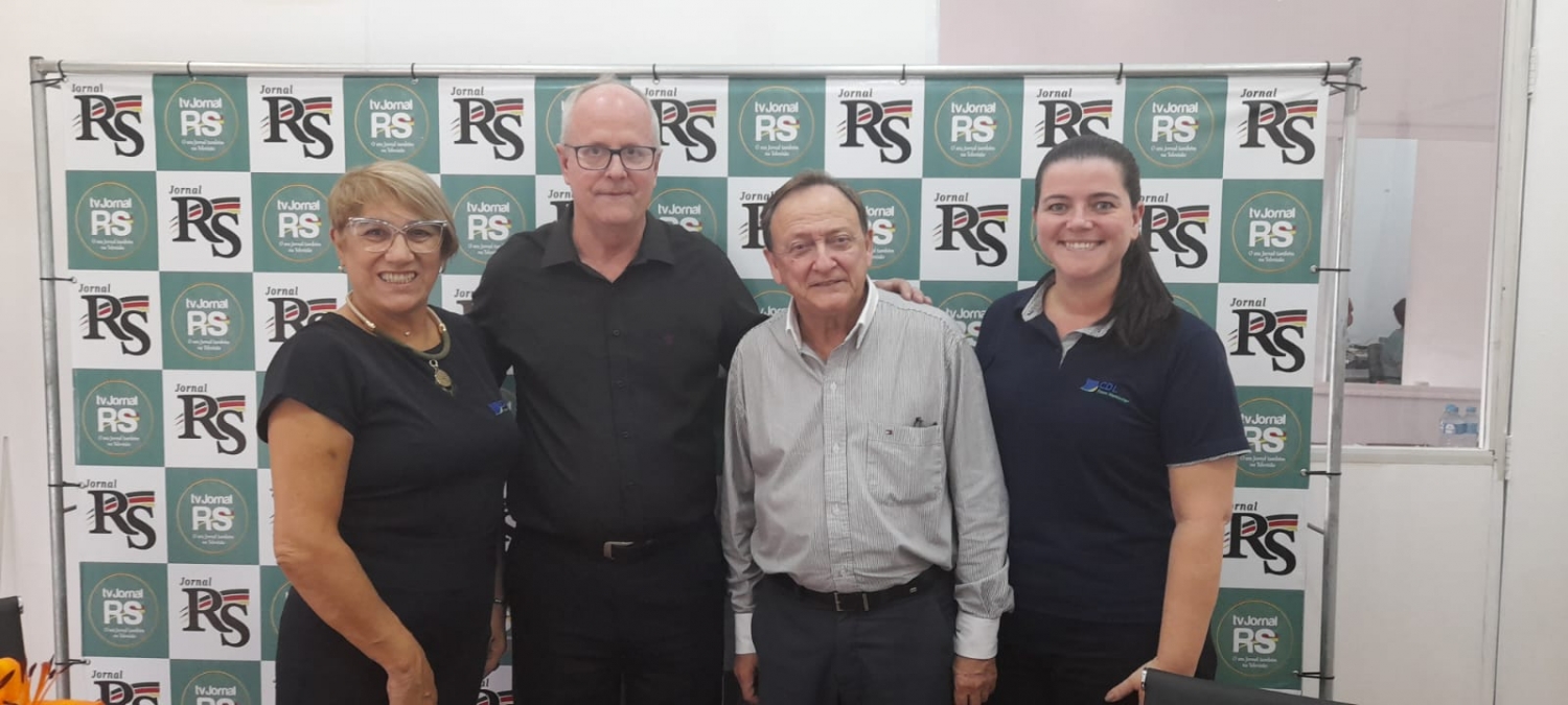 Representantes da CDL-NH participam de celebração de 10 anos do Jornal RS