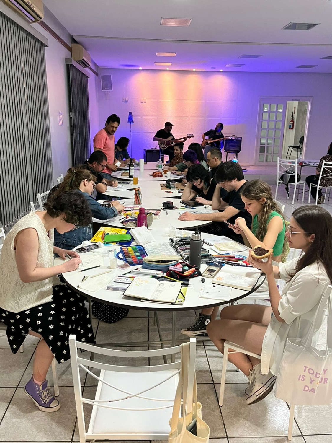 Jazzenhando: evento gratuito com música ao vivo atrai artistas