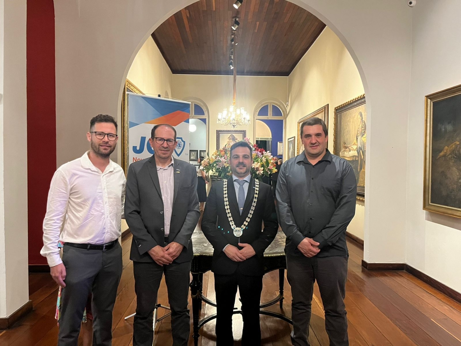 Diretoria da CDL-NH participa de evento da JCI Novo Hamburgo