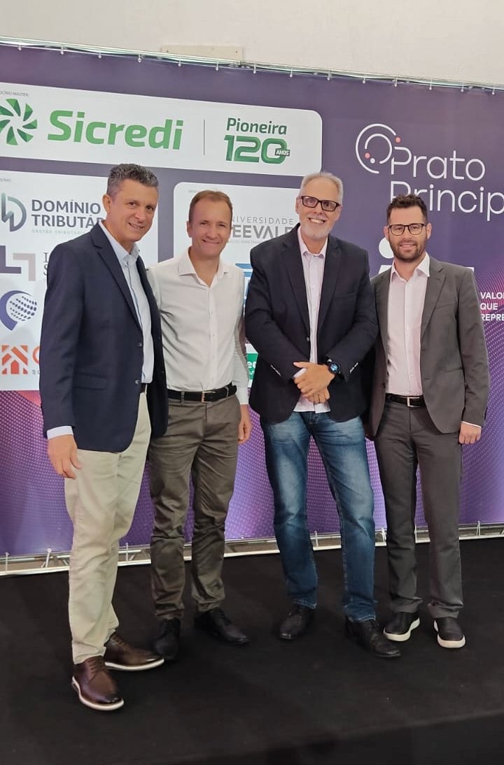 Presidente e vice da CDL-NH participam de primeiro evento do ano