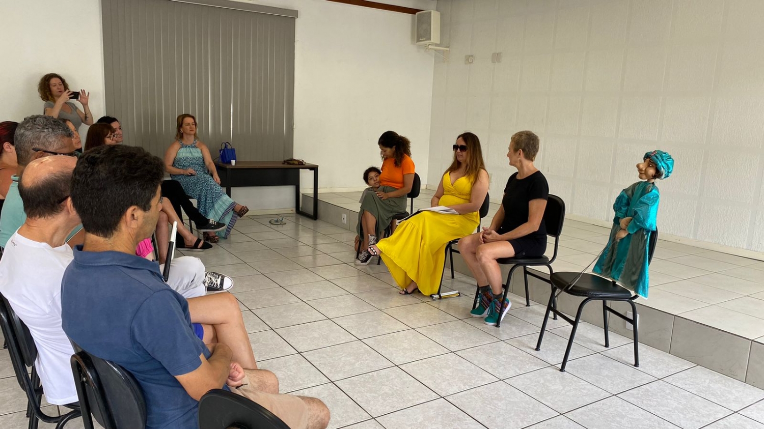 Inclusão de deficientes visuais é tema de bate-papo na CDL-NH